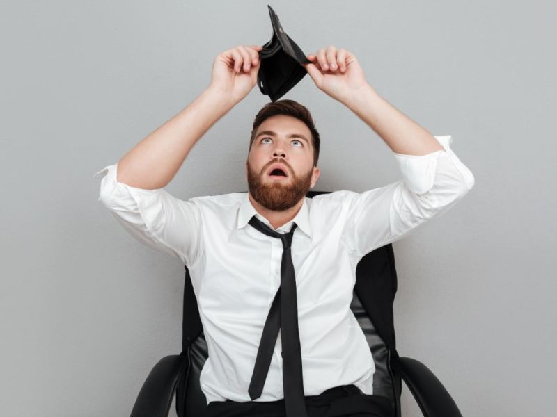 Vivienda cara, poco crédito y exceso en comercio electrónico afectan a&nbsp;jóvenes