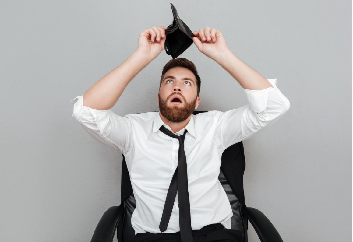 Vivienda cara, poco crédito y exceso en comercio electrónico afectan a&nbsp;jóvenes