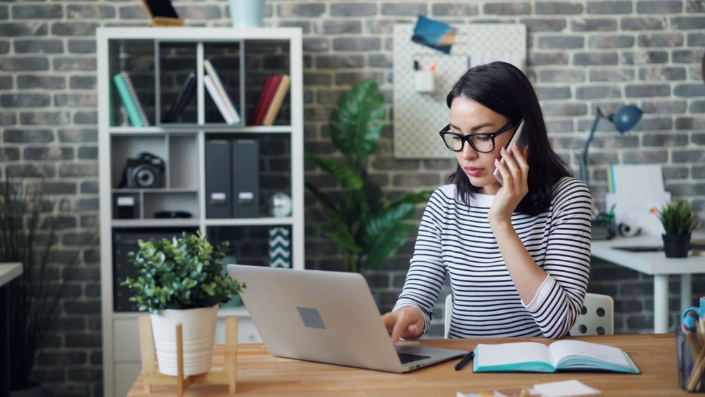 ¿Trabajas desde casa? Así puedes evitar que los costos invisibles afecten tus&nbsp;finanzas